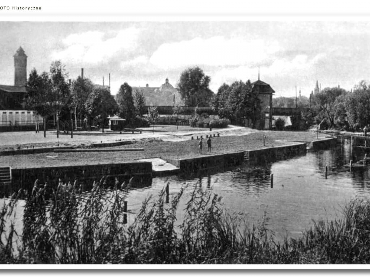 Meseritz - Międzyrzecz - Kąpielisko na rzece Obra.  Stadt Badeanstalt - fotografia ok. 1930 r. - miejskie kąpielisko znajdowało się za wiaduktem kolejowym na wysokości obecnego osiedla Piastowskiego.