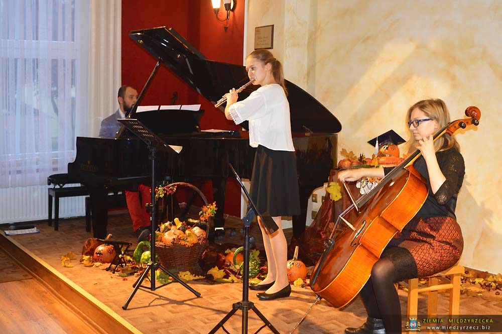 Pasowanie na ucznia i Koncert Jesienny w Szkole Muzycznej