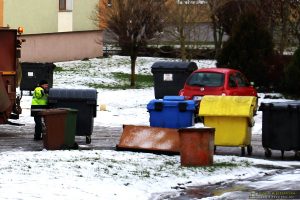 Wywóz śmieci z os. Piastowskiego w Międzyrzeczu
