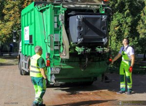 Wiosenne mycie i dezynfekcja pojemników na odpady komunalne w Międzyrzeczu