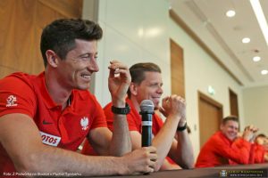 Reprezentacja Polski spotka się z młodymi piłkarzami i piłkarkami
