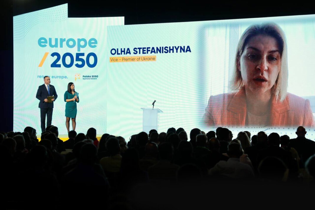 szymon hołownia kongres europa 2050 b00