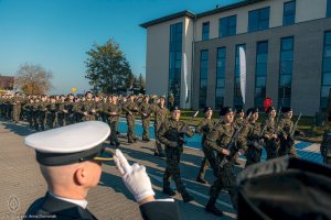 Podniosłego charakteru sobotniej ceremonii nadała Orkiestra Reprezentacyjna Sił Powietrznych z Poznania oraz kompania honorowa z 17 WBZ.