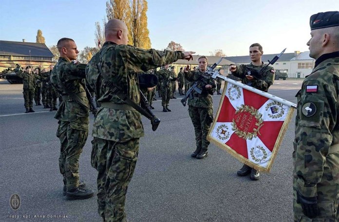 W Lusowie odbyła się uroczystość, Elewi złożyli uroczystą przysięgę wojskową.